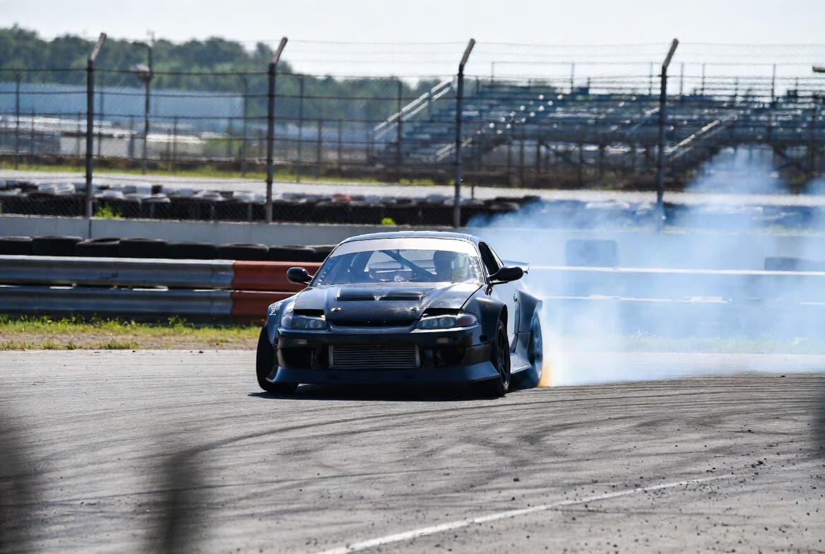 تفحيط بالسيارات